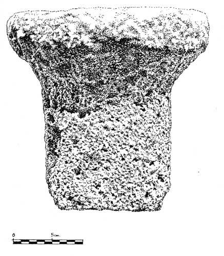 72- Capitel toscano (fig. 67 y lám. 64) Procedencia: Alquería del Román (Jumilla). Prospección 17 de Abril de 1966. Conservación: fondos del Museo Arqueológico de Murcia.