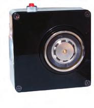 Accesorios Retenedores magnéticos EC-0 EC-0 Retenedor para puerta cortafuego de 0Kg/N Retenedor para puerta cortafuego de 00Kg/00N. Con placa ferromagnética, caja y pulsador de desbloqueo.