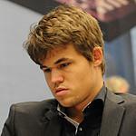 O site do Xadrez -2/35 Conheça os dez superjogadores que disputarão o super torneio: Magnus Carlsen País: Noruega Nasceu: Nov 30, 1990 Rating Junho 2014: 2881 Ranking: 1 Desde 2010, Magnus Carlsen