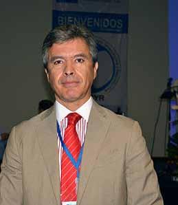 Centro de Reumatología y Rehabilitación EXPOSITORES INTERNACIONALES JORGE CASTILLO BARCIAS Internista Endocrinólogo de la Universidad Nacional de Colombia Jefe de la Unidad de Metabolismo y Hormonas