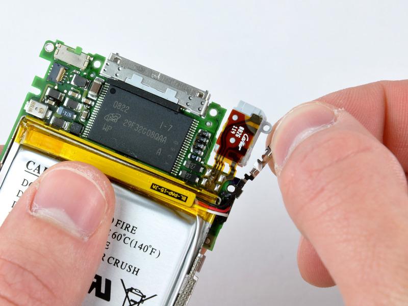 Paso 15 reemplazo de la batería en el ipod nano 3 ª generación requiere soldadura.