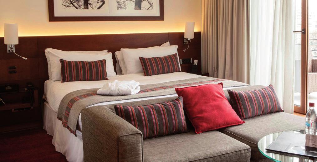 SELECT TOP SUITE 66 m2 Dos ambientes Cama King Living con sofá-cama matrimonial Comedor y