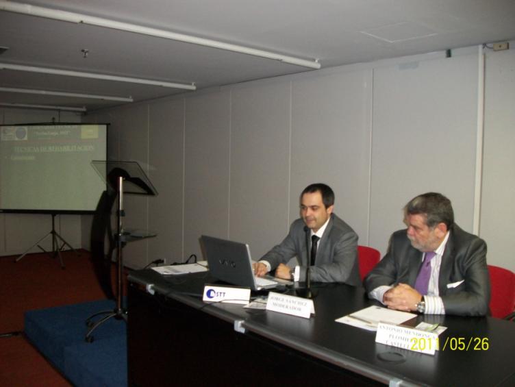 Pablo Biedma de LHC con la ponencia "Mantenimiento y Rehabilitación de Redes de Saneamiento.