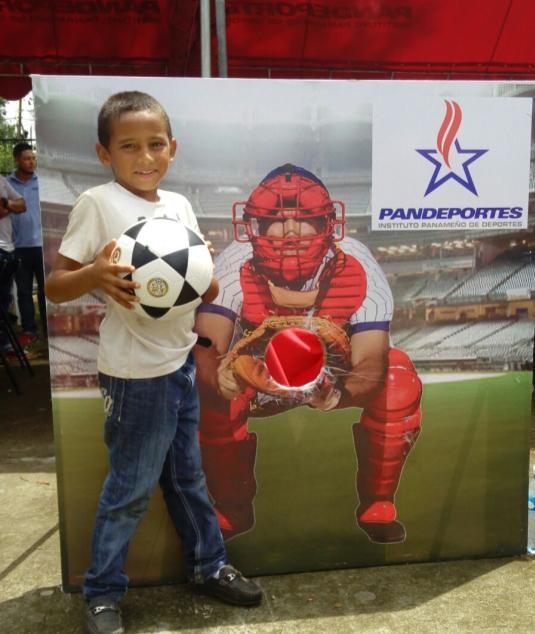 Compartiendo resultados PANDEPORTES Actividades recreativas y deportivas como lanzamiento de béisbol, mesa de pintar, pinta caritas y obsequios a los niños