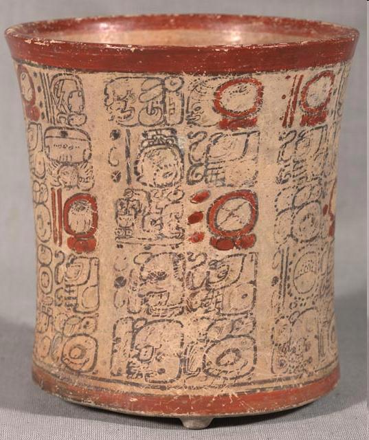 Hay 11 vasijas que registran secuencias dinásticas en Calakmul que son