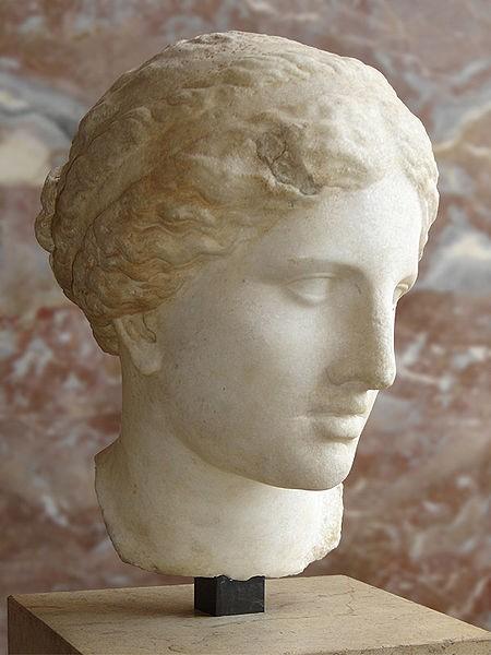 Breu biografia de Praxíteles Va néixer a Atenes el 400 ac. Es formà amb el seu pare, Cefisòdot el Vell, i desenvolupà la seva màxima activitat entre els anys 370 i 340 ac.