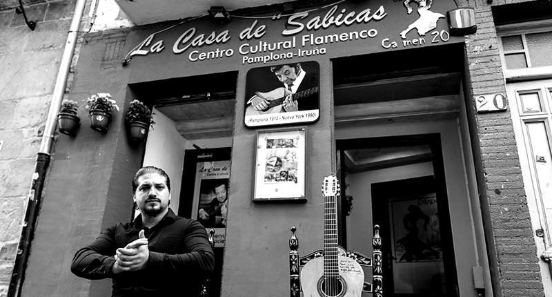 ENCUENTRO Martes 22 14:00 h Casa Sabicas Vermut Flamenco Casa Sabicas es un local dedicado al flamenco y a la gastronomía que nace a la par que Flamenco On Fire, el año 2014.