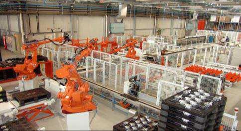 Fabricación optimizada Las instalaciones de Aermec combinan un alto grado de producción robotizada con una gran