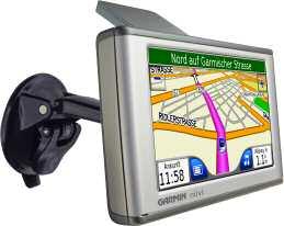 tecnología GPS (Global Position System) y voz por enlace vía satélite.