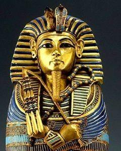 Por qué Tutankamón es uno de los faraones más conocidos?