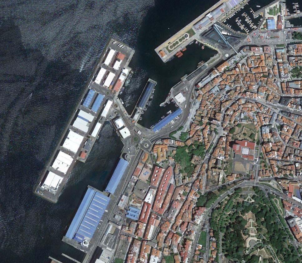 Emplazamiento: Los edificios se sitúan en Avenida da Beiramar, Puerto Pesquero de Vigo.