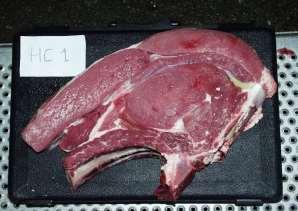 En otras especies animales, como en ovino y porcino en las canales pueden aparecer restos de pinchazos, que hará sospechar de la administración de sustancias antibacterianas y sulfamidas.