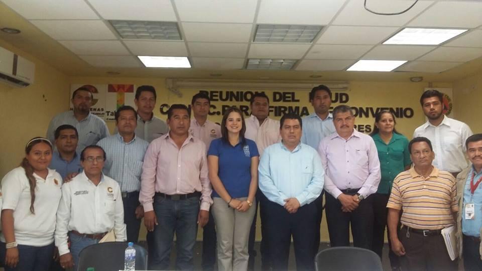 alcalde Rafael Acosta León firma con la PNUD carta compromiso para prevenir riesgos.