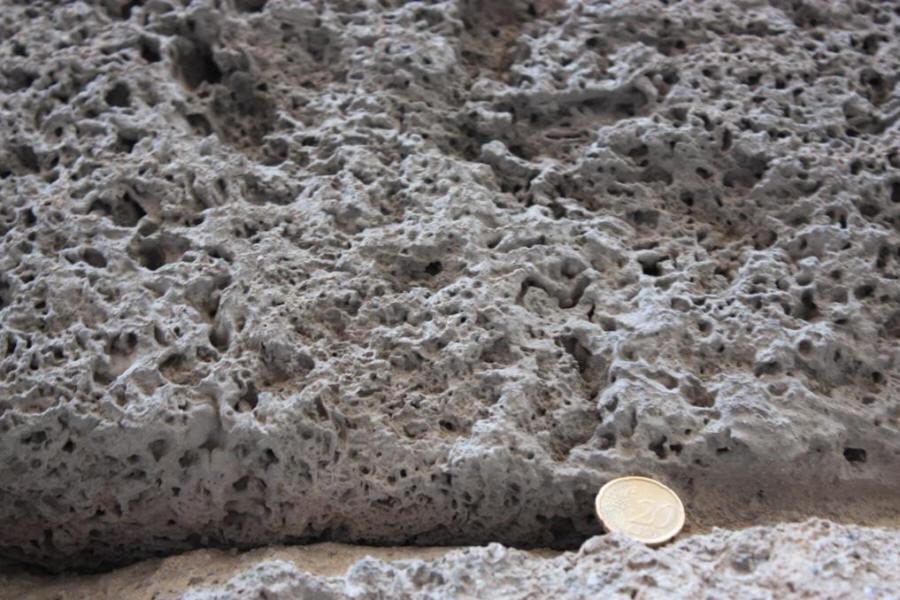 Rocas sedimentarias químicas Primarias: Caliza química (CaCO 3)
