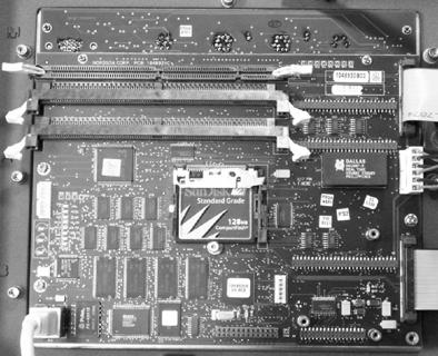 32 Sistema de control LogiComm para generación de dibujos Placa CPU La placa CPU dispone del microprocesador que controla el procesamiento a tiempo real ejecutado por el sistema.