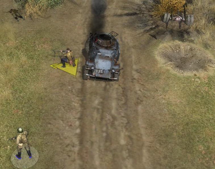 Alexei y Víctor pueden avanzar cuerpo a tierra por un lateral del blindado enemigo y atacarlo con una granada antitanque.