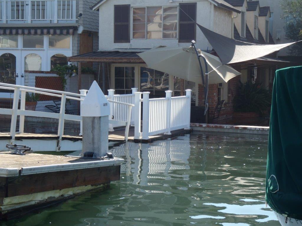 ubicados en área baja Capacidad de drenaje reducida 1983 Inundación en Venice Beach