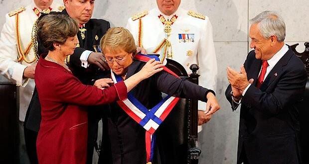 Documento 3 El 11 de marzo de 2014, Michelle Bachelet recibió la banda presidencial de manos de Isabel Allende Bussi, recién elegida presidenta del Senado y primera mujer en asumir este cargo.
