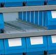 En cada estante puede insertarse 4 cajas MULTIBOX de ancho 120 mm, 3 de anchura 160 mm y 2 de anchura 240 mm.