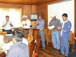 1) visita a la comunidad indígena de Nuevo San Juan Parangaricutiro para conocer una