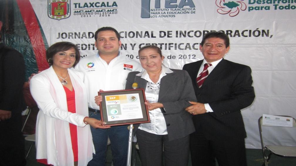 Quisiera resaltar que en este 2012, el ITPCD recibió dos reconocimientos nacionales, el primero fue el Distintivo Nacional Empresa Incluyente, Gilberto Rincón Gallardo, que otorga la Secretaría de