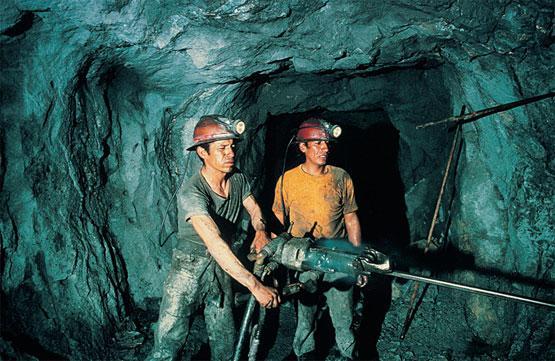 REGIÓN : PRODUCCIÓN MINERA La producción minera metálica disminuyó en 11,0% en el periodo enero setiembre 2013 con relación al mismo periodo del año anterior, asociado a una contracción en la