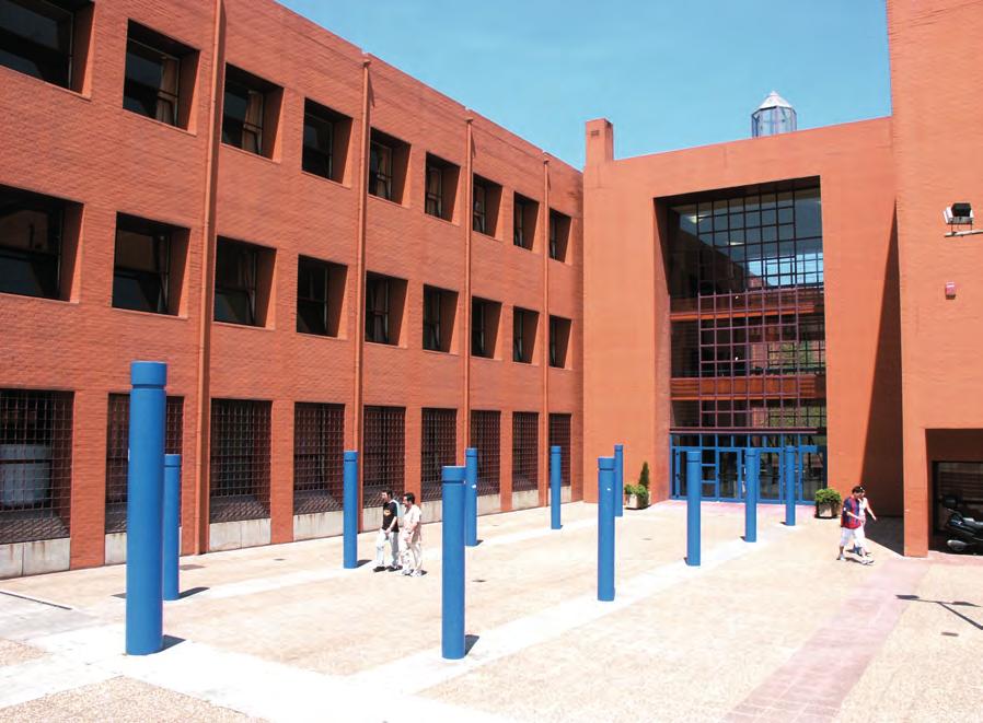 GUÍA PARA FUTUROS UNIVERSITARIOS Tienes más información sobre el procedimiento de solicitud en la web de la Universidad de Cantabria: web.unican.