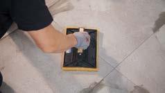 For installations with offset joints, stagger the tiles at the ¾ point. Self-levelling tile spacers are recommended.