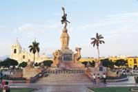 Trujillo - Visita a la ciudad Recorra la ciudad de Trujillo, conocida como "Ciudad de la Eterna Primavera".