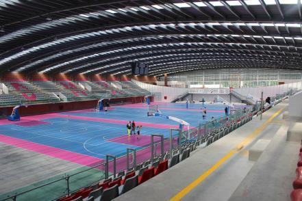 (Estación del Metro Ciudad Deportiva) La capacidad habilitada es de 800 espectadores.
