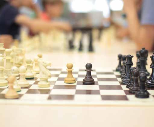 Àrea esportiva Escacs Escacs L activitat es desenvolupa a l escola i és impartida per professors de l Escola d Escacs Barcelona.