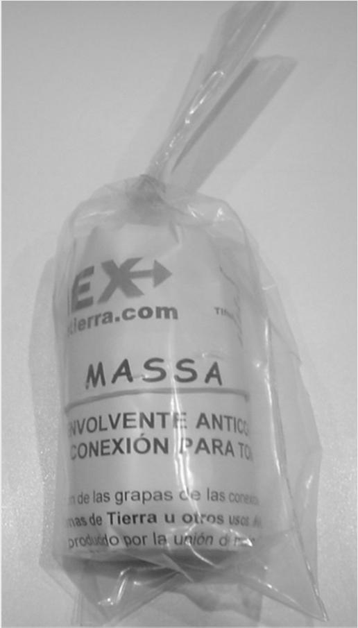 BENTOKIT Componente 3: MASSA PROTECTOR MASSA es un equilibrado conjunto de compuestos de naturaleza adhesiva especialmente diseñado para unirse a metales, (cobre, hierro, latón etc.).