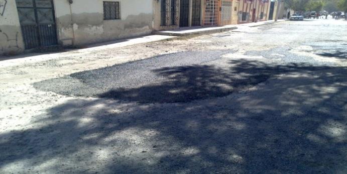 ARAMBERRI (Insurgentes-Guerrero); Se taparón baches en la calle de