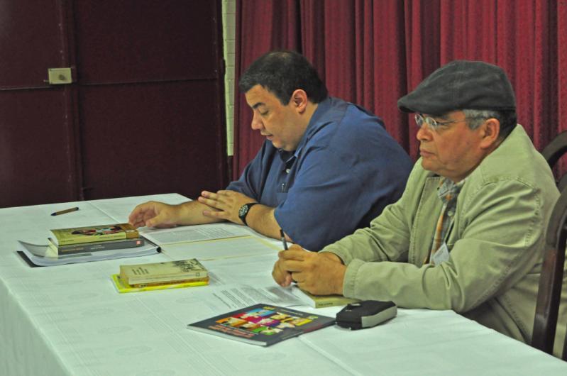 Guatemala, además de la participación como miembro de la Red centroamericana de antropología en dicho congreso. El libro fue presentado por el Dr.