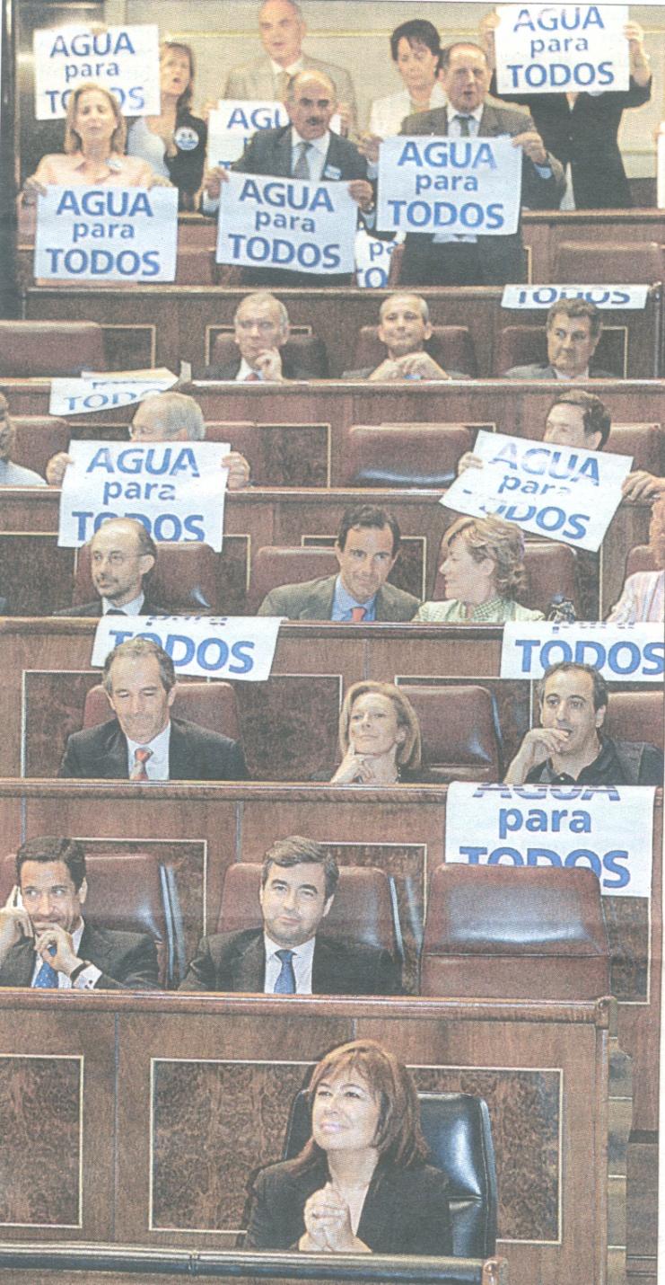 27 Ejemplo de criticidad 4 Partido Popular: El agua debe ser para todos Sí al trasvase del Ebro Otros partidos: Qué