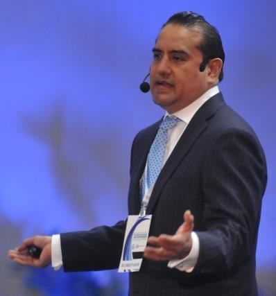 IV Facilitador: Ernesto Bazán CEO y Fundador de la firma Ernesto Bazán Training Corporation (2011).