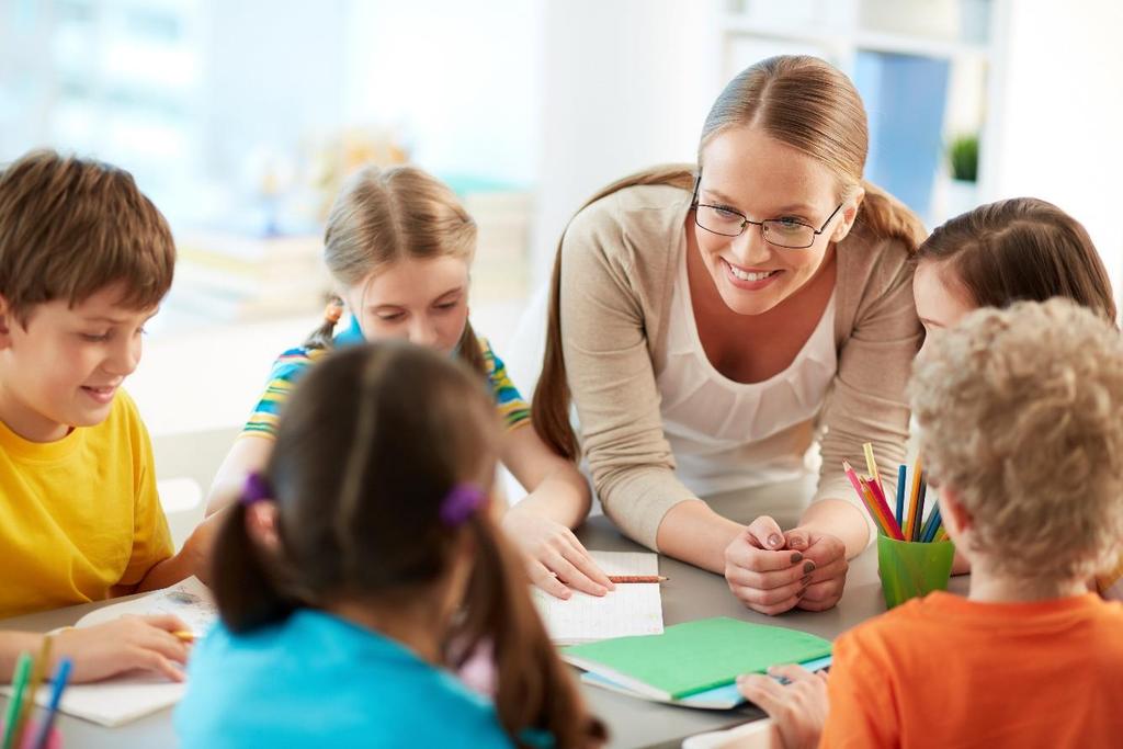 DESTINATARIOS/AS DEL CURSO Actualmente hay, en todo el mundo, una gran demanda de profesionales con sólida formación Montessori para poner en marcha proyectos nuevos, dado que son muchas las familias