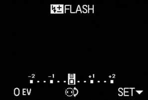 Compensaciones de la exposición con flash - j Con esta función es posible atenuar o reforzar la exposición del flash independientemente de la luz presente para, p.ej.