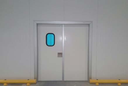 Puertas peatonales pivotantes y abatibles para uso interior y/o exterior utilizadas en