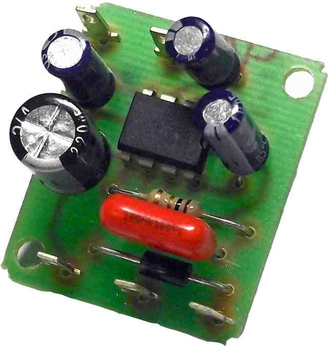 SONIDO E-2 E-14 E-13 Amplificadores de 500 mw. Proporcionan una señal amplificada en aplicaciones de poca potencia, para uno o dos canales, según modelo. Potencia/canal a 4 ohms R.M.