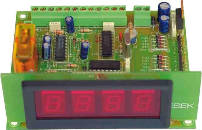 Exterior CD-26 Circuitos de control para display 7 segmentos Genera la señal para poder inyectar a cuatro diplay 7 segmentos la indicación horaria y/o temperatura.