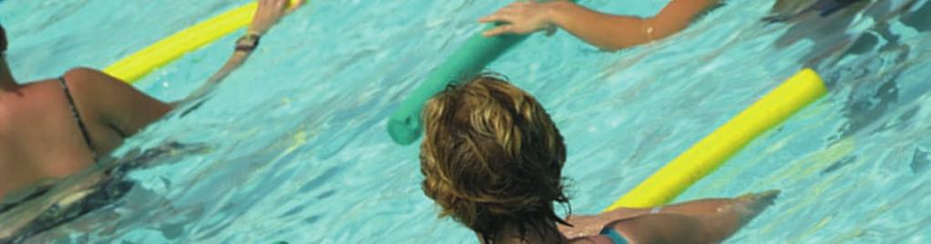 curso terapéutico Las sesiones propias del curso terapéutico tienen como fin el restablecimiento de la salud a través del ejercicio físico en el medio acuático principalmente.