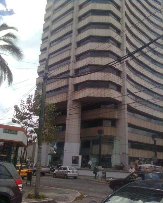 El edificio es de propiedad del Ministerio de Transporte y Obras Públicas contando con 20 plantas y labora desde el piso 8 hasta el piso 17 con 51 oficinas y