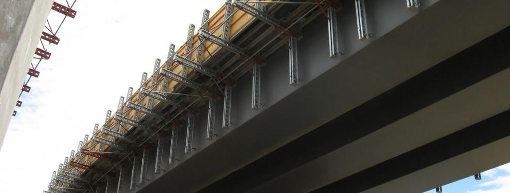general Paraslim facilita la construcción de barreras anticaídas, parapetos y losas en voladizo para puentes mixtos con vigas metálicas o prefabricadas.