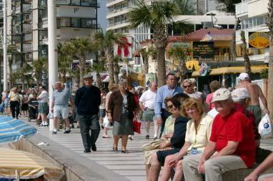 Los otros turistas 159.337 residentes comunitarios en Alicante (2005), un tercio de ellos mayores de 65 años.
