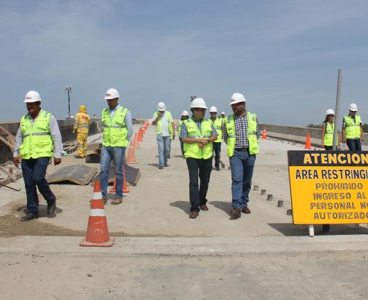 También supervisaron las obras de mantenimiento en el aeropuerto Francisco Secada OSITRAN realiza sesión de Consejo de Usuarios en Iquitos Obras pertenecen a las concesiones de IIRSA Norte y Covisol