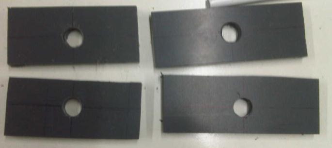 Para la construcción de un a caja es necesario cortar la lámina de PVC con las siguientes dimensiones: dos placas de 12 x 12 cm, otras dos placas de 10x4.5 cm 