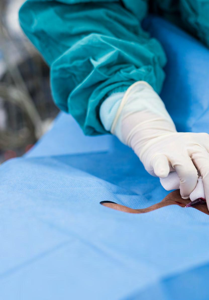 24 Competencias Identificar los distintos tipos de mallas para reparación de hernias. Abordar el manejo del sistema THD para hemorroides.