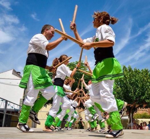 GRUPS PARTICIPANTS Agrupacions musicals La Corranda Grup Havaneres (Terrassa/ Matadepera, Vallès Occidental Cap per Ball Grup Folk