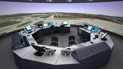 Simulador de Torre El Simulador de Torre desarrollado por Indra ha sido diseñado como una reproducción completa de una Torre de control de un aeropuerto real, visualizando entornos 2D y 3D.